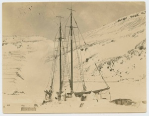 Image of The Bowdoin frozen in